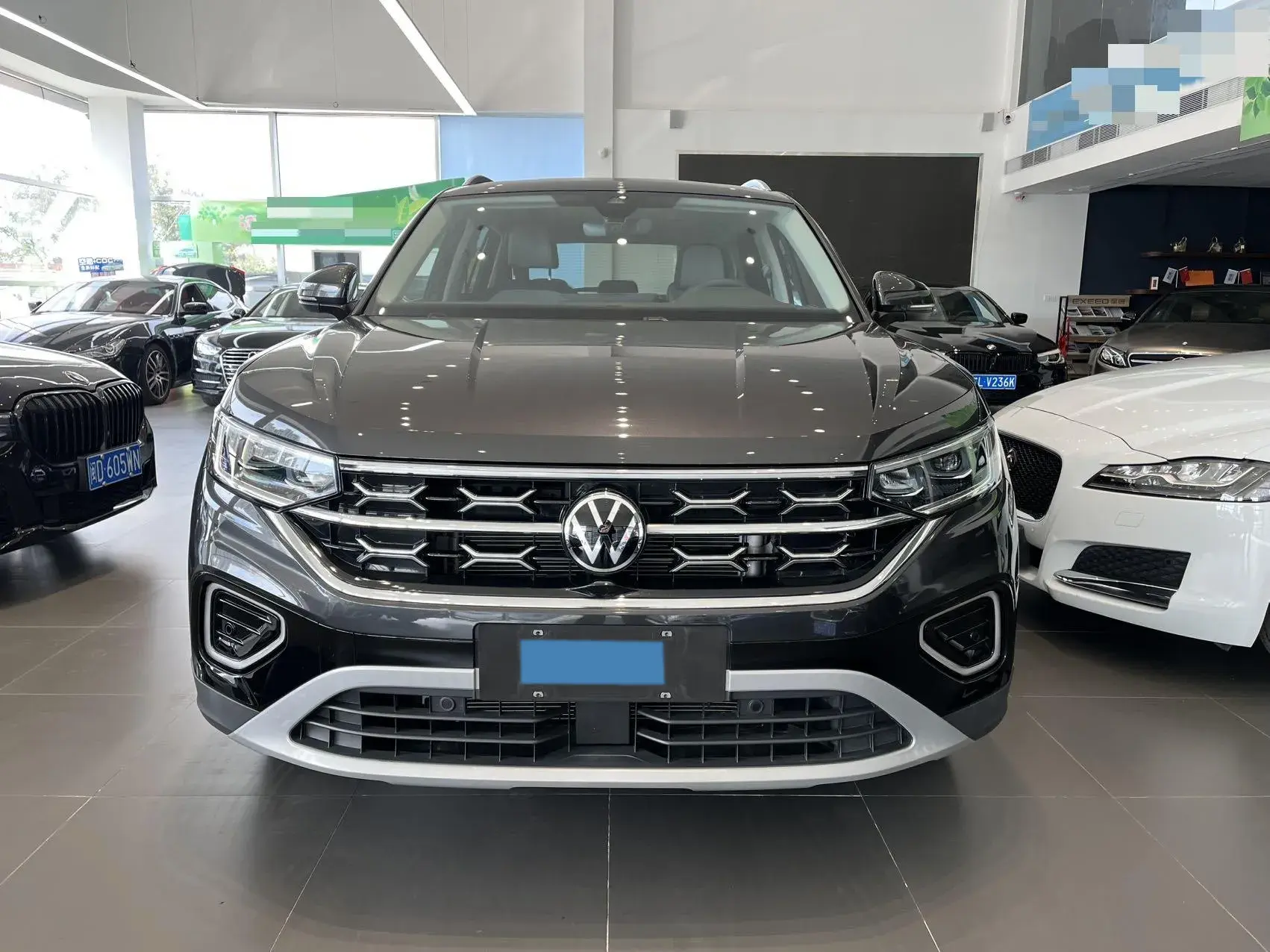 2024 VOLKSWAGEN TAYRON thumbnail 3