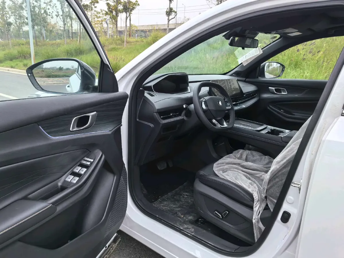 2025 ChangAn CS55PLUS PHEV 1.5L 98HP L4 E-CVT PHEV,autocango,china used car exporter,china ev exporter,chinese used car exporter,chinese used ev exporter