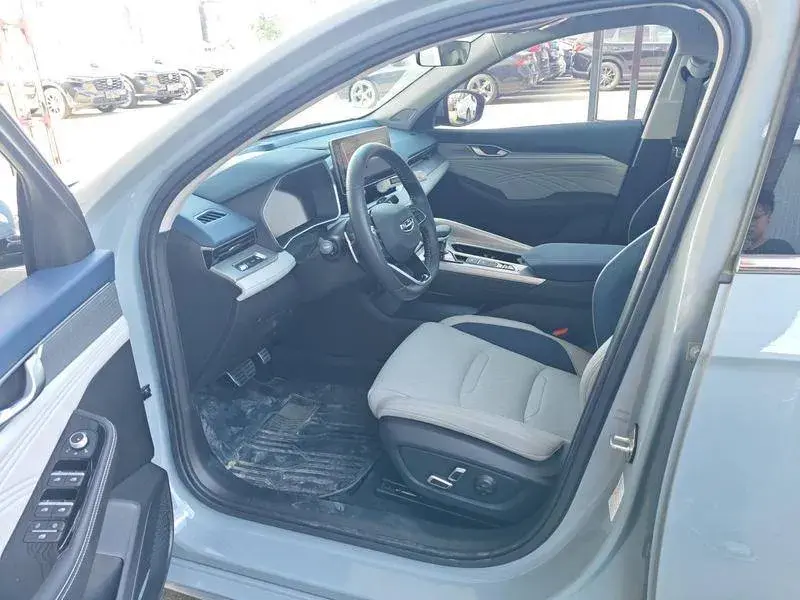 2023 GEELY PREFACE thumbnail 3