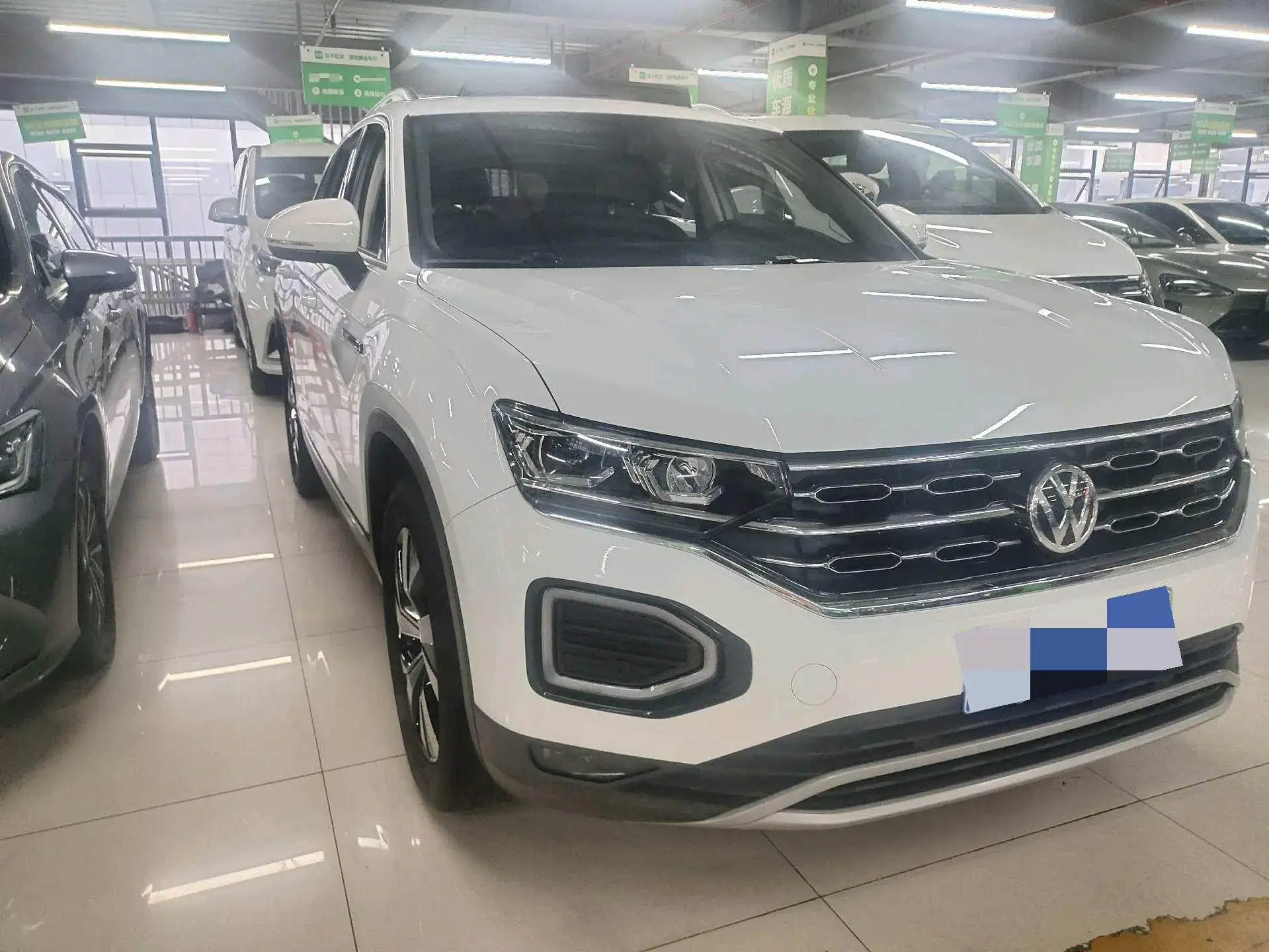 2020 VOLKSWAGEN TAYRON thumbnail 3