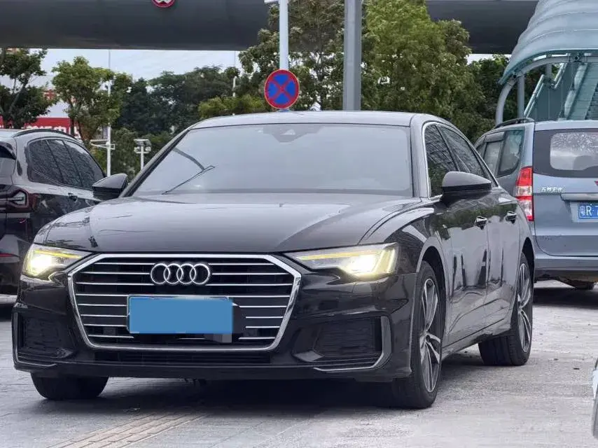 2019 AUDI A6L view 1