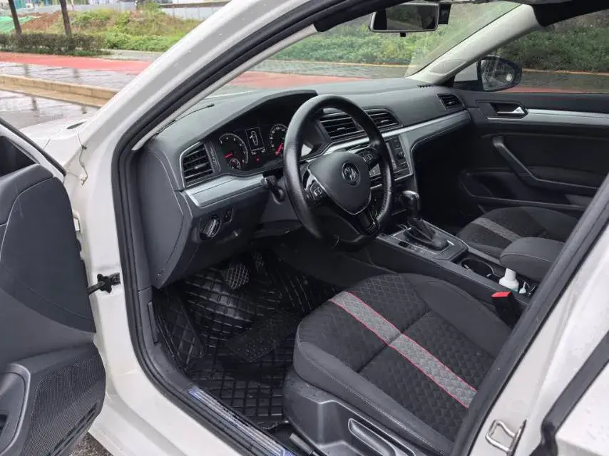 2019 VOLKSWAGEN LAMANDO thumbnail 4