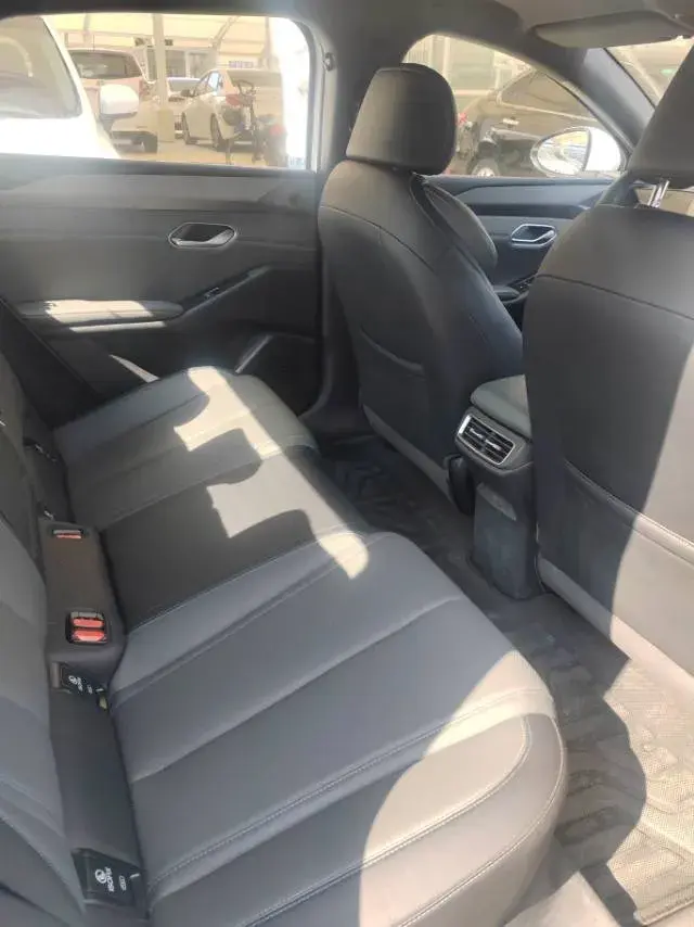 2025 BYD QINL thumbnail 2