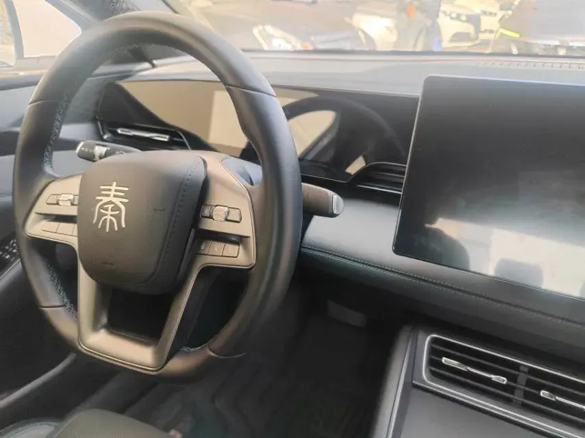 2025 BYD QINL thumbnail 3