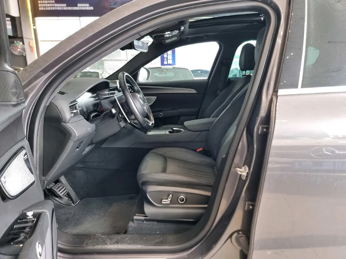 2023 Maserati Grecale 2.0T 300HP L4 8AT,autocango,china used car exporter,china ev exporter,chinese used car exporter,chinese used ev exporter