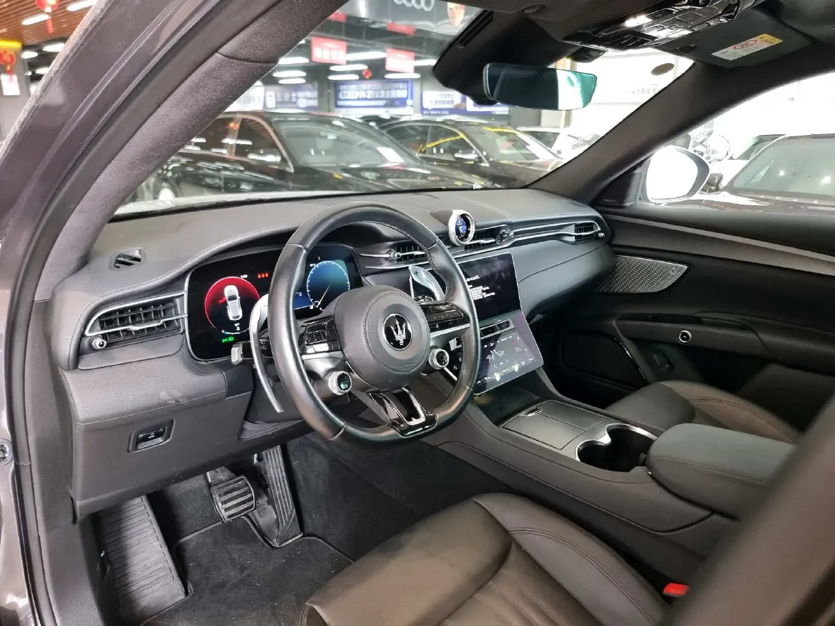 2023 Maserati Grecale 2.0T 300HP L4 8AT,autocango,china used car exporter,china ev exporter,chinese used car exporter,chinese used ev exporter