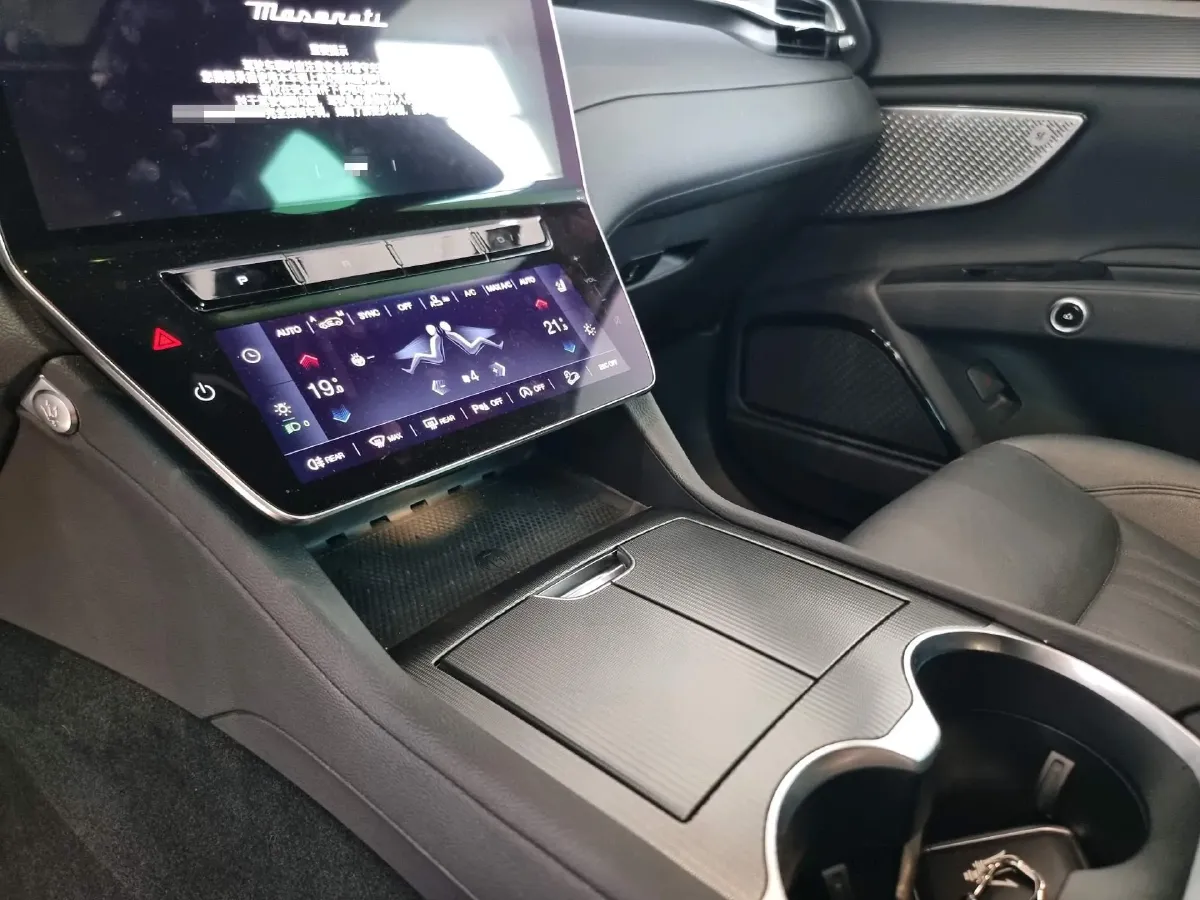 2023 Maserati Grecale 2.0T 300HP L4 8AT,autocango,china used car exporter,china ev exporter,chinese used car exporter,chinese used ev exporter