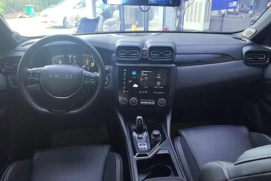 2021 LYNK&CO 03 thumbnail 3