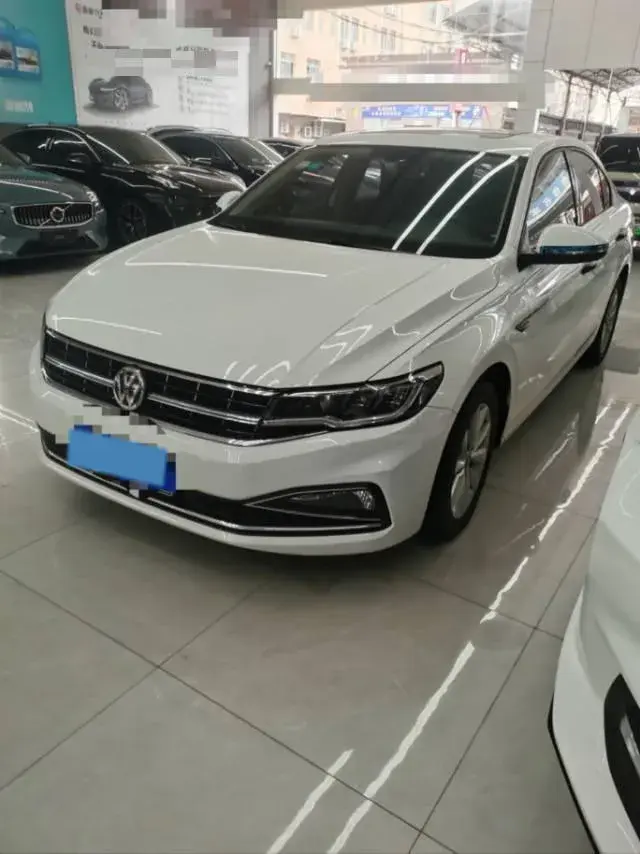 2019 VOLKSWAGEN BORA view 1
