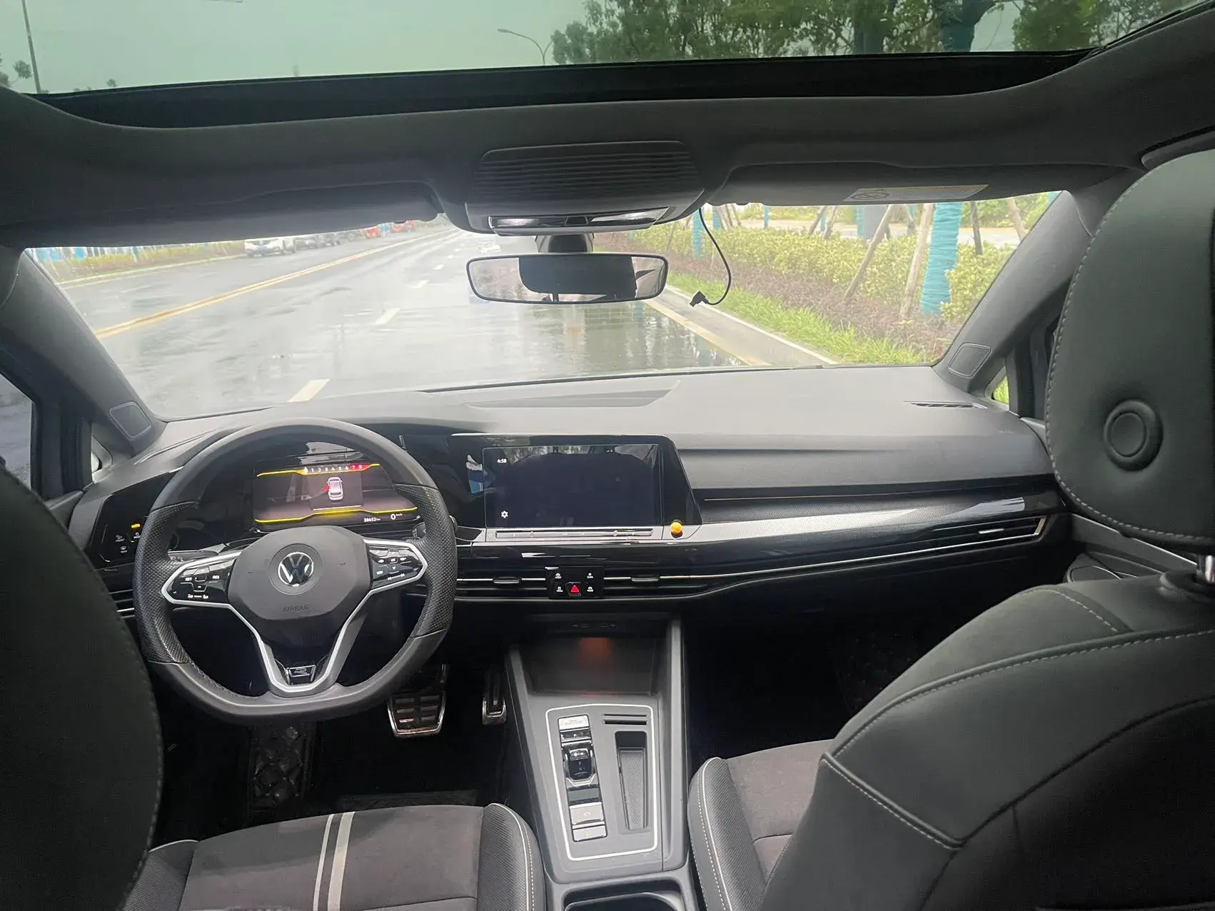 2023 VOLKSWAGEN GOLF thumbnail 4