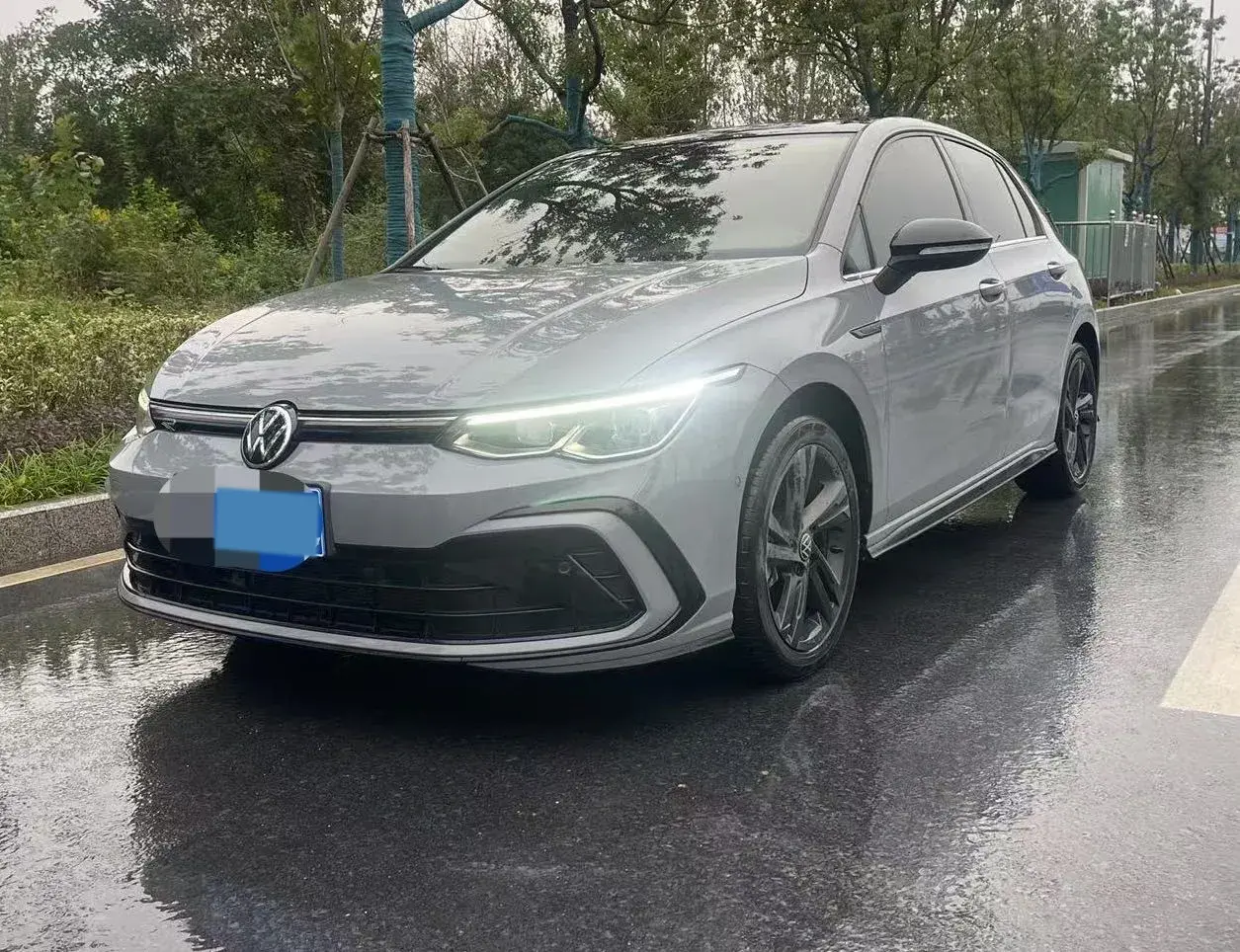 2023 VOLKSWAGEN GOLF view 1