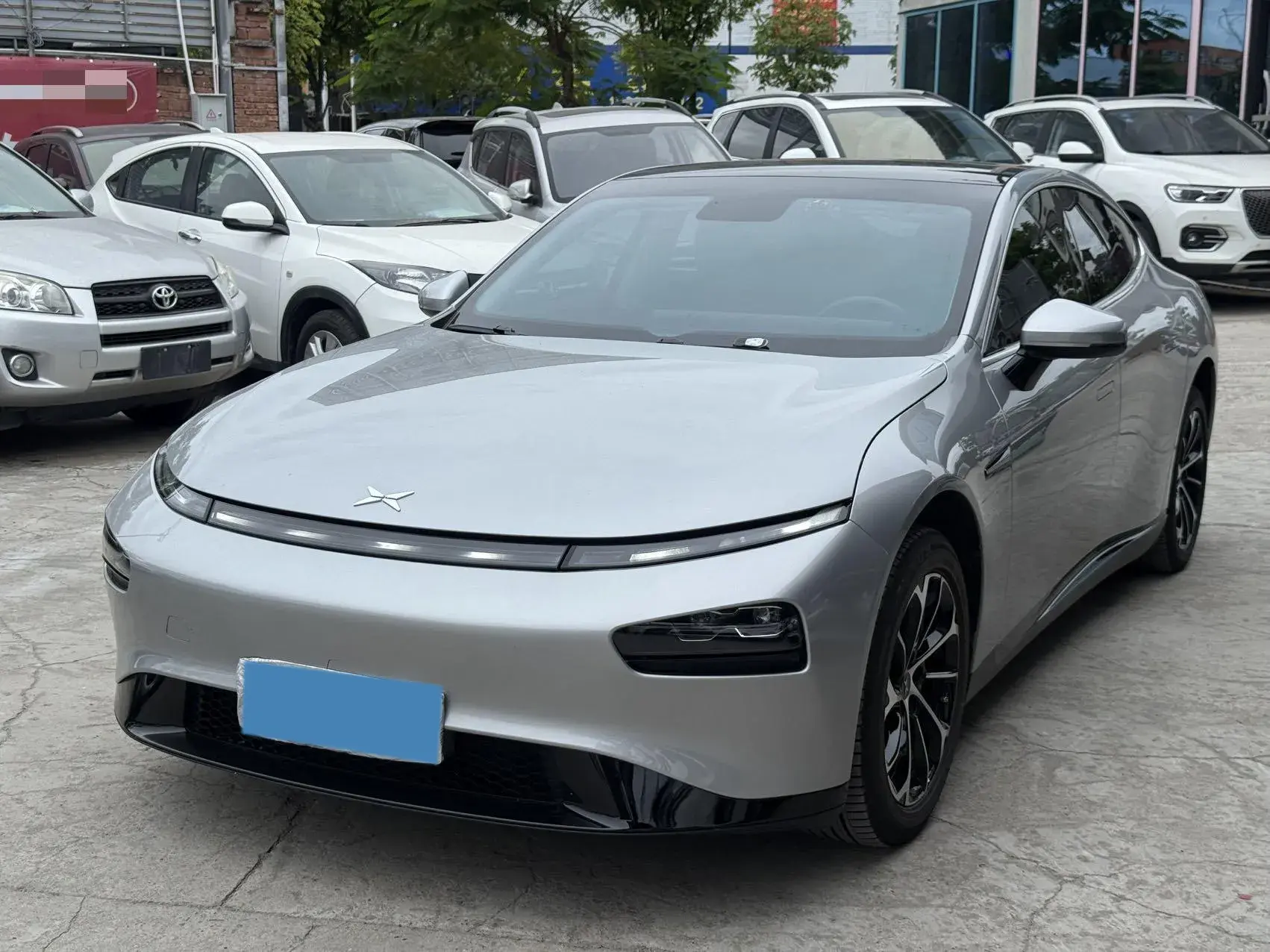 2022 XPENG P7 view 1
