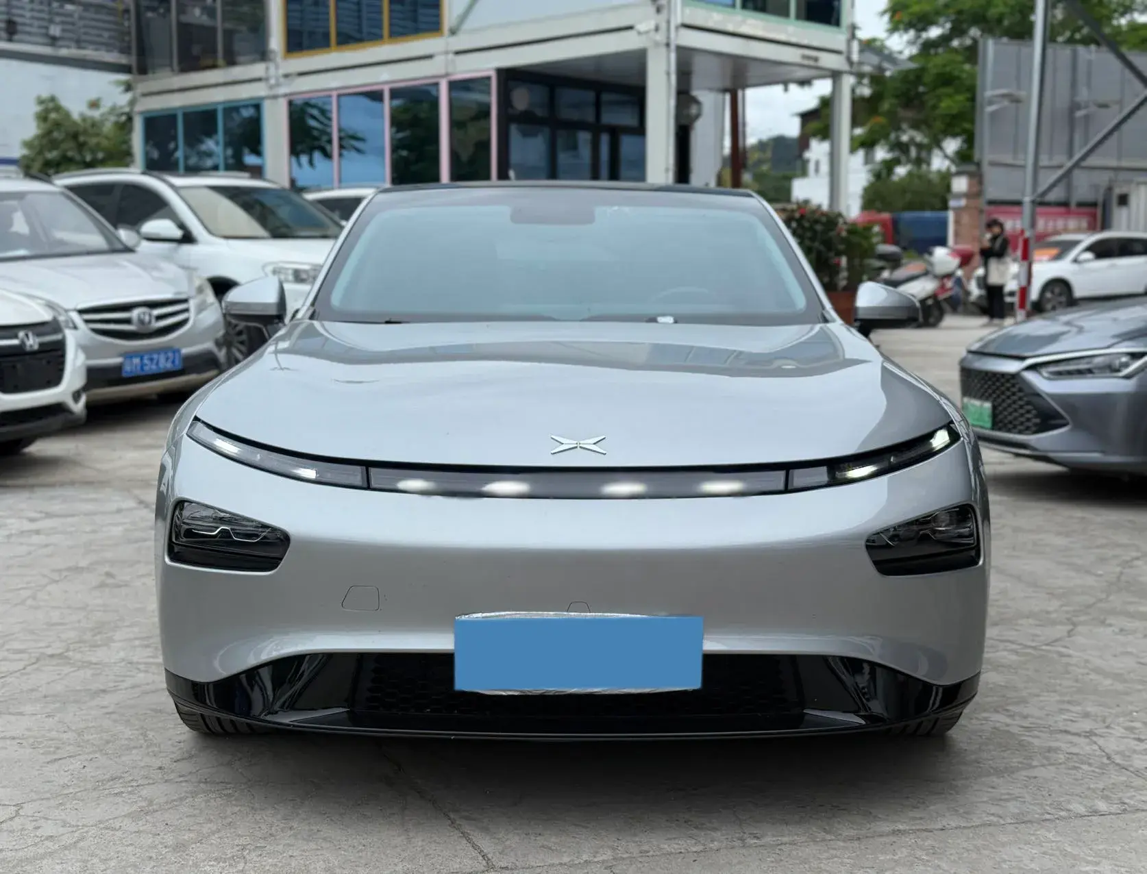 2022 XPENG P7 thumbnail 2