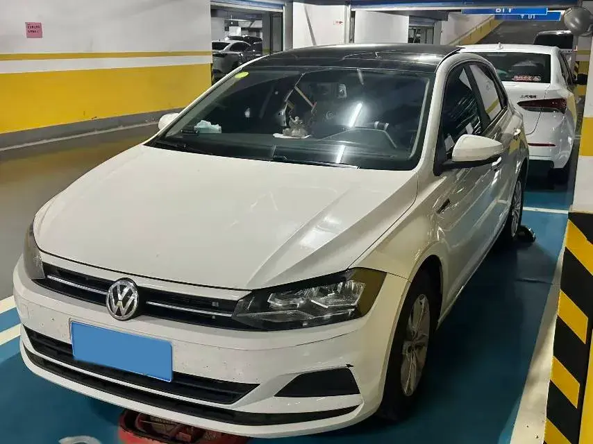 2019 VOLKSWAGEN POLO view 1