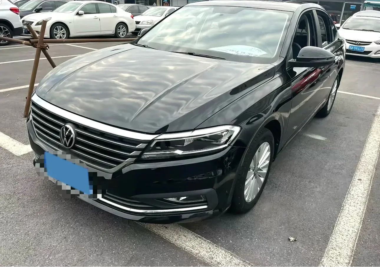 2018 VOLKSWAGEN LAVIDA view 1