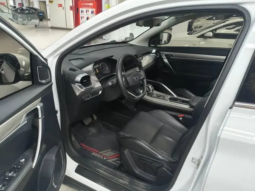 2019 GEELY COOLRAY thumbnail 2