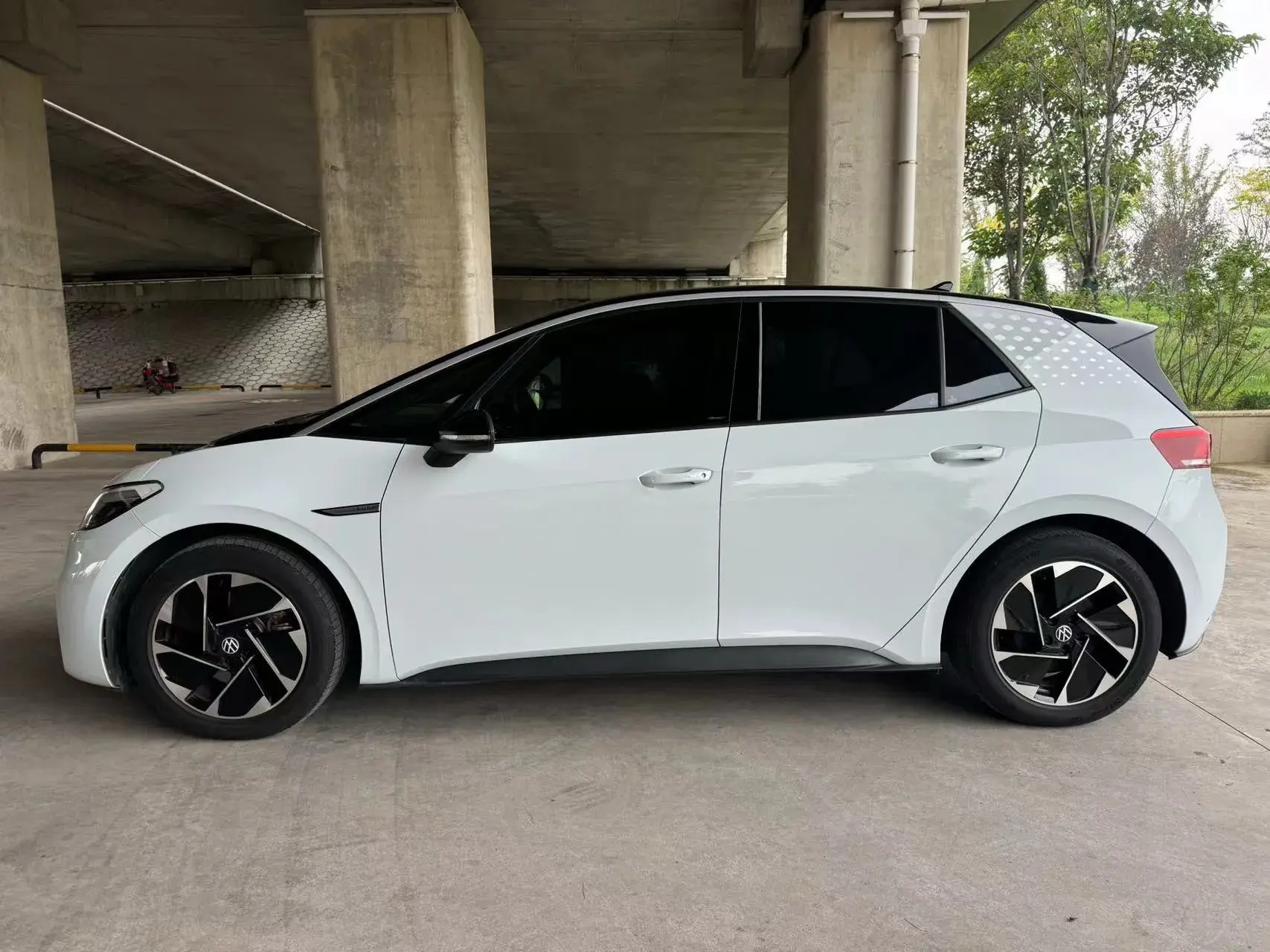 2023 VOLKSWAGEN ID.3 thumbnail 2