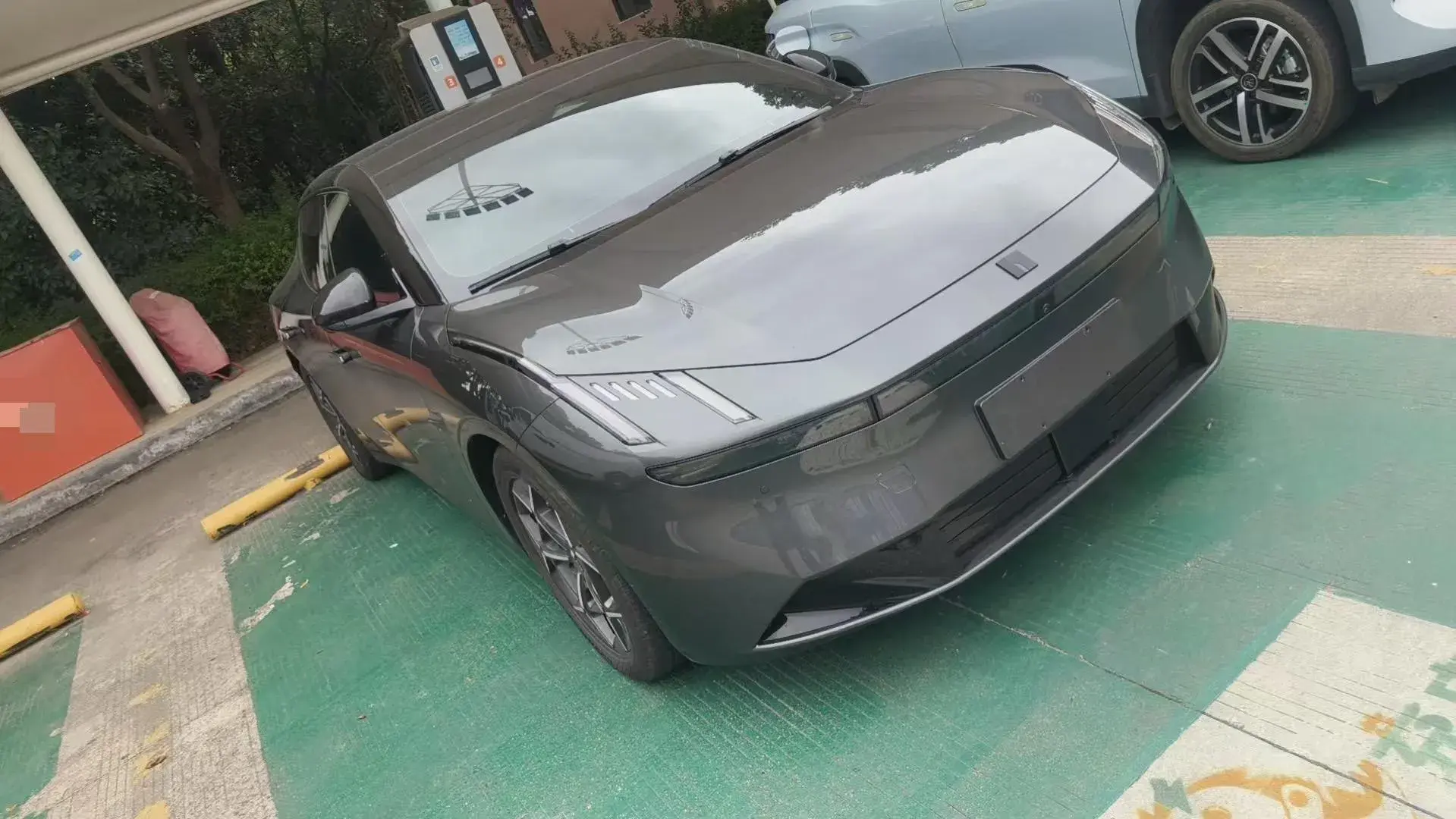 2025 LYNK&CO Z10 thumbnail 2