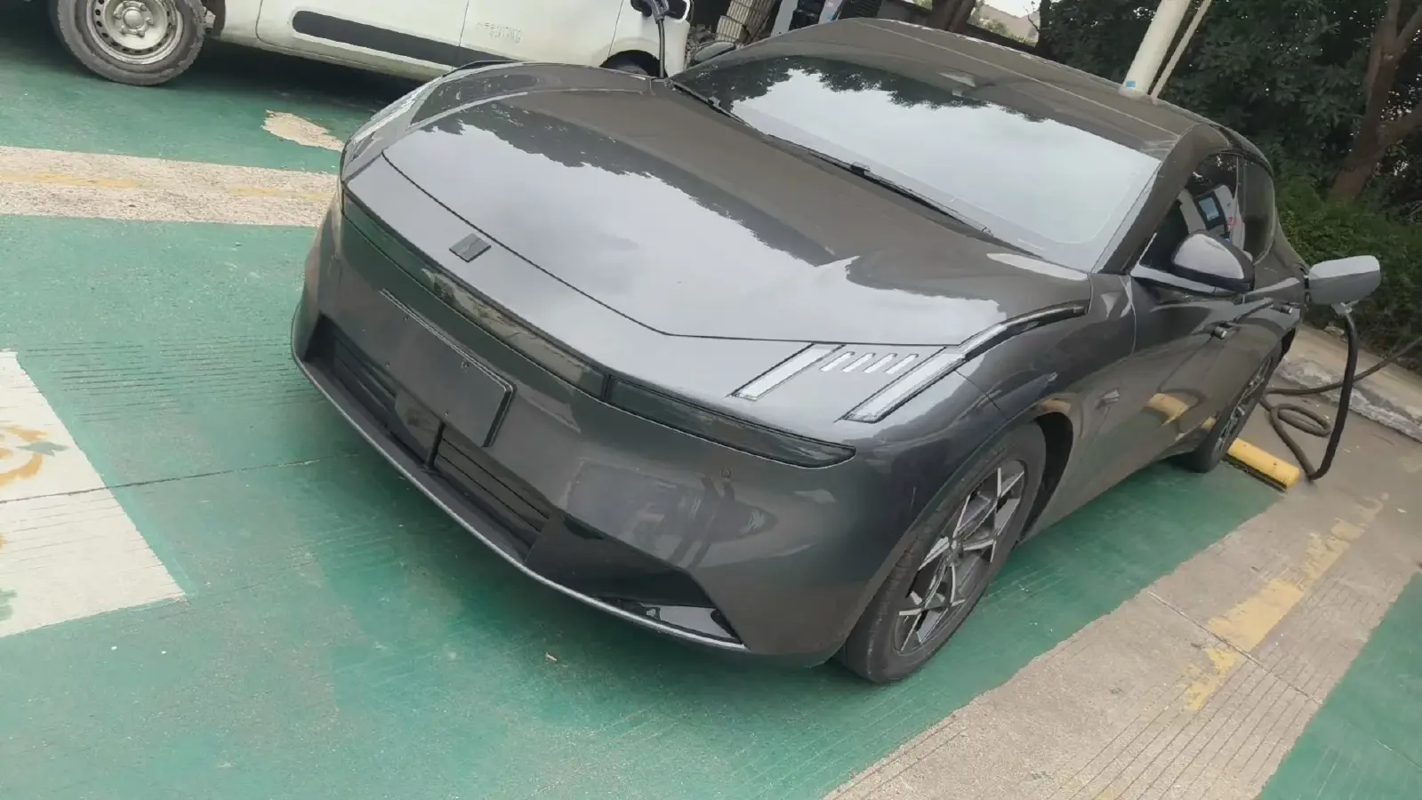 2025 LYNK&CO Z10 BEV 95KWH