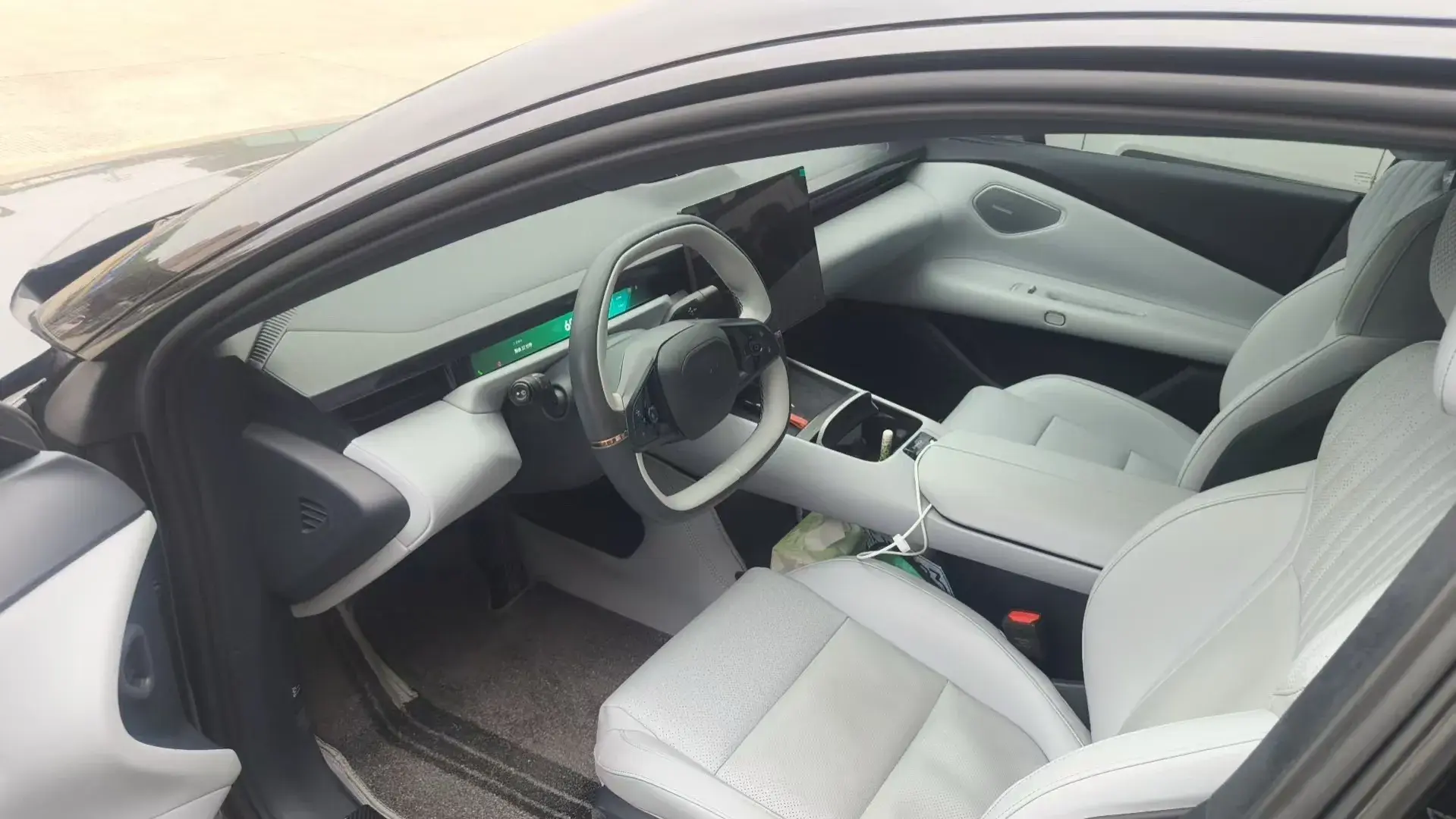 2025 LYNK&CO Z10 thumbnail 3