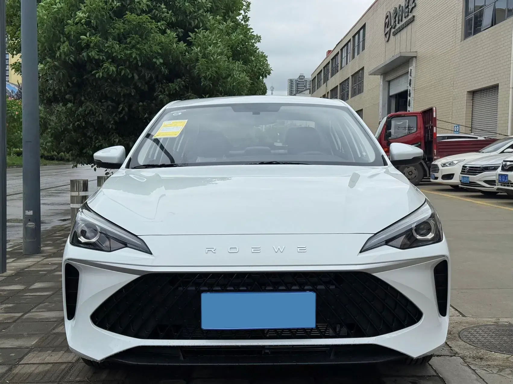 2024 ROEWE I5 thumbnail 2