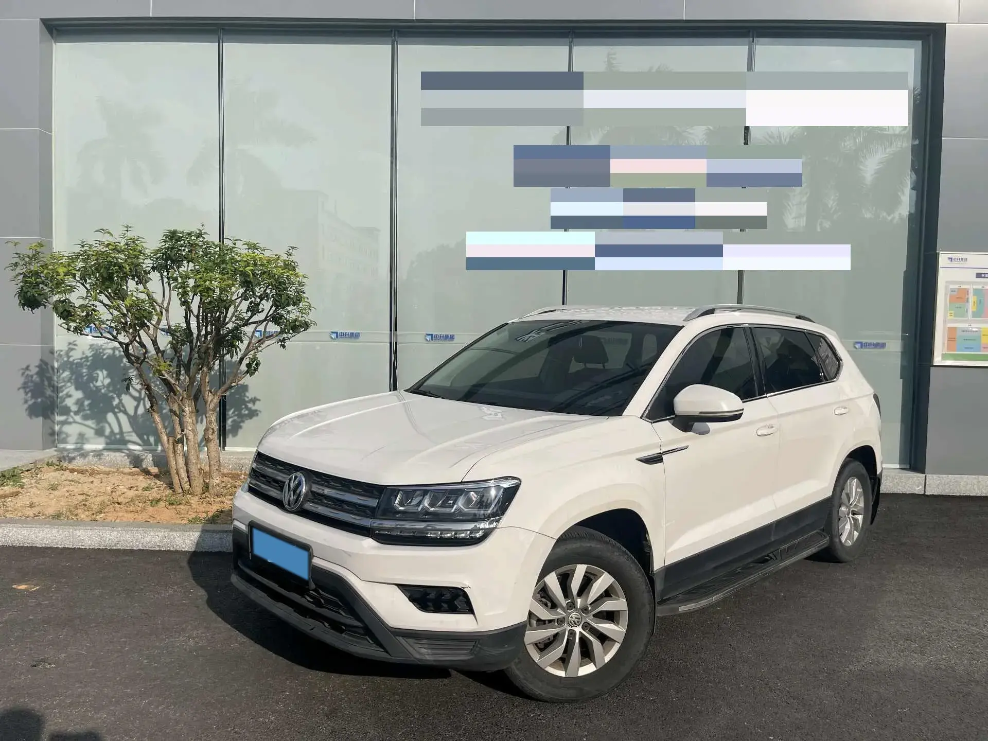 2019 VOLKSWAGEN THARU view 1