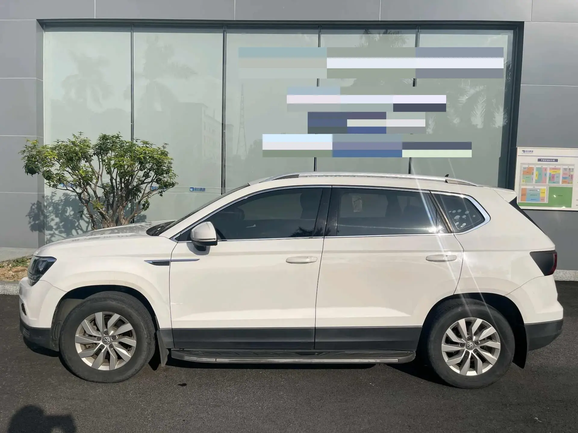 2019 VOLKSWAGEN THARU thumbnail 3