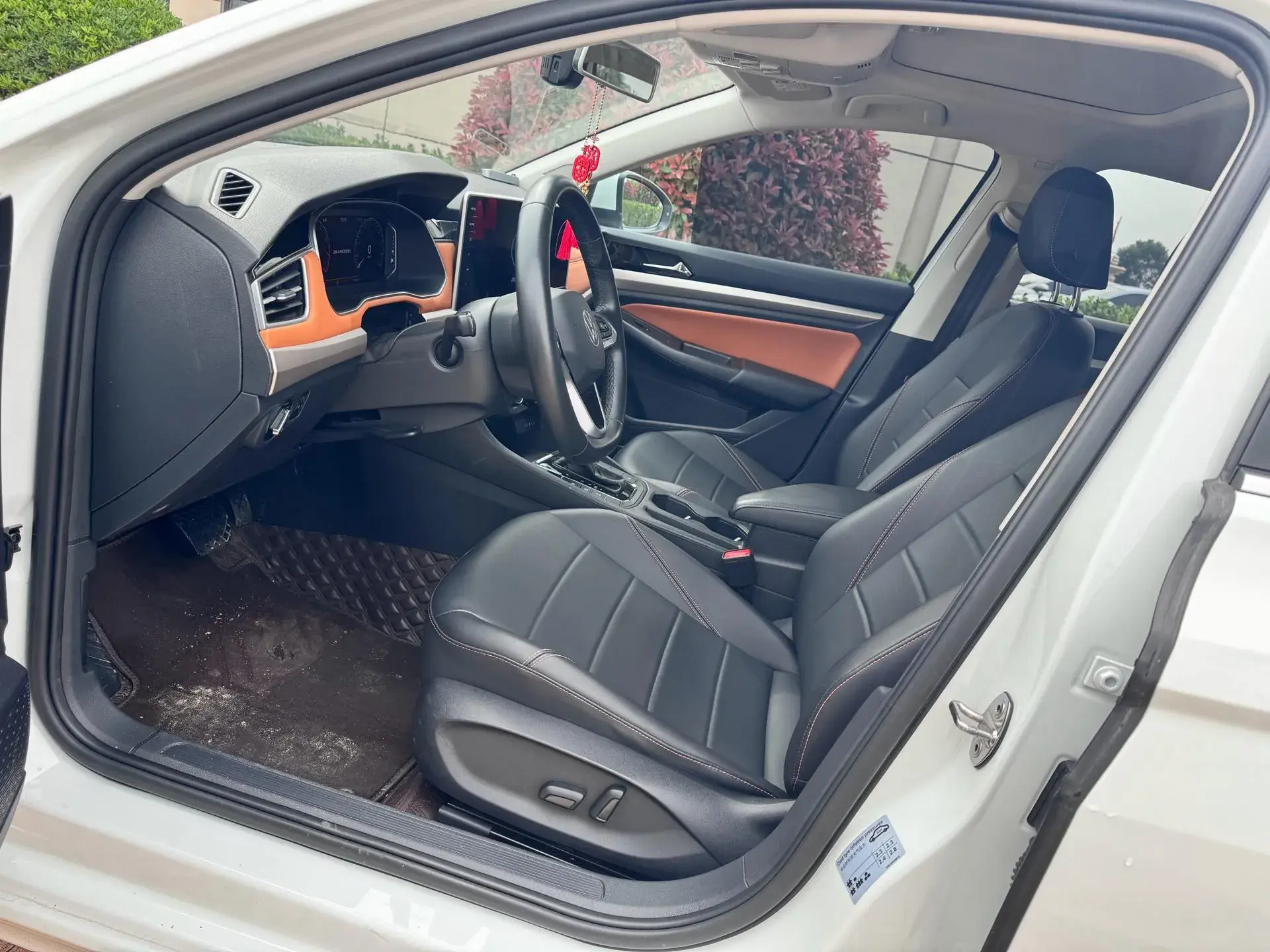 2023 VOLKSWAGEN BORA thumbnail 3