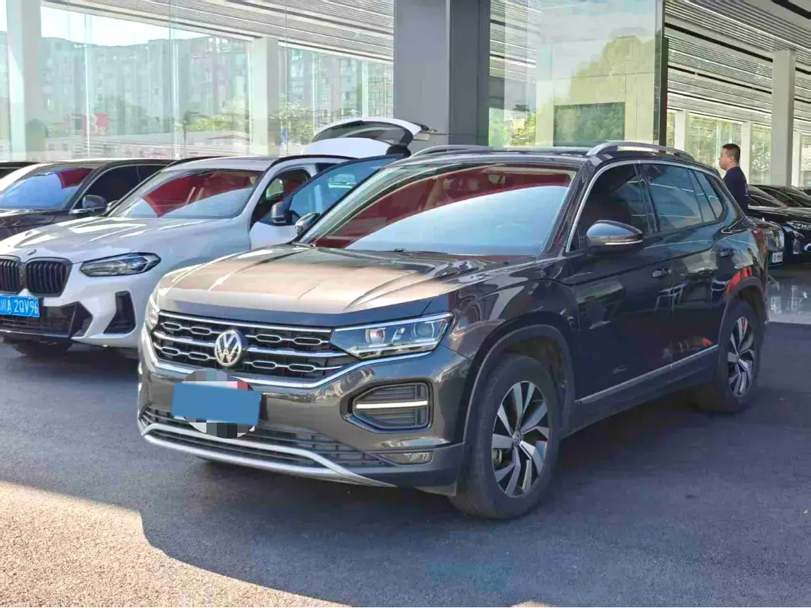 2019 VOLKSWAGEN TAYRON view 1