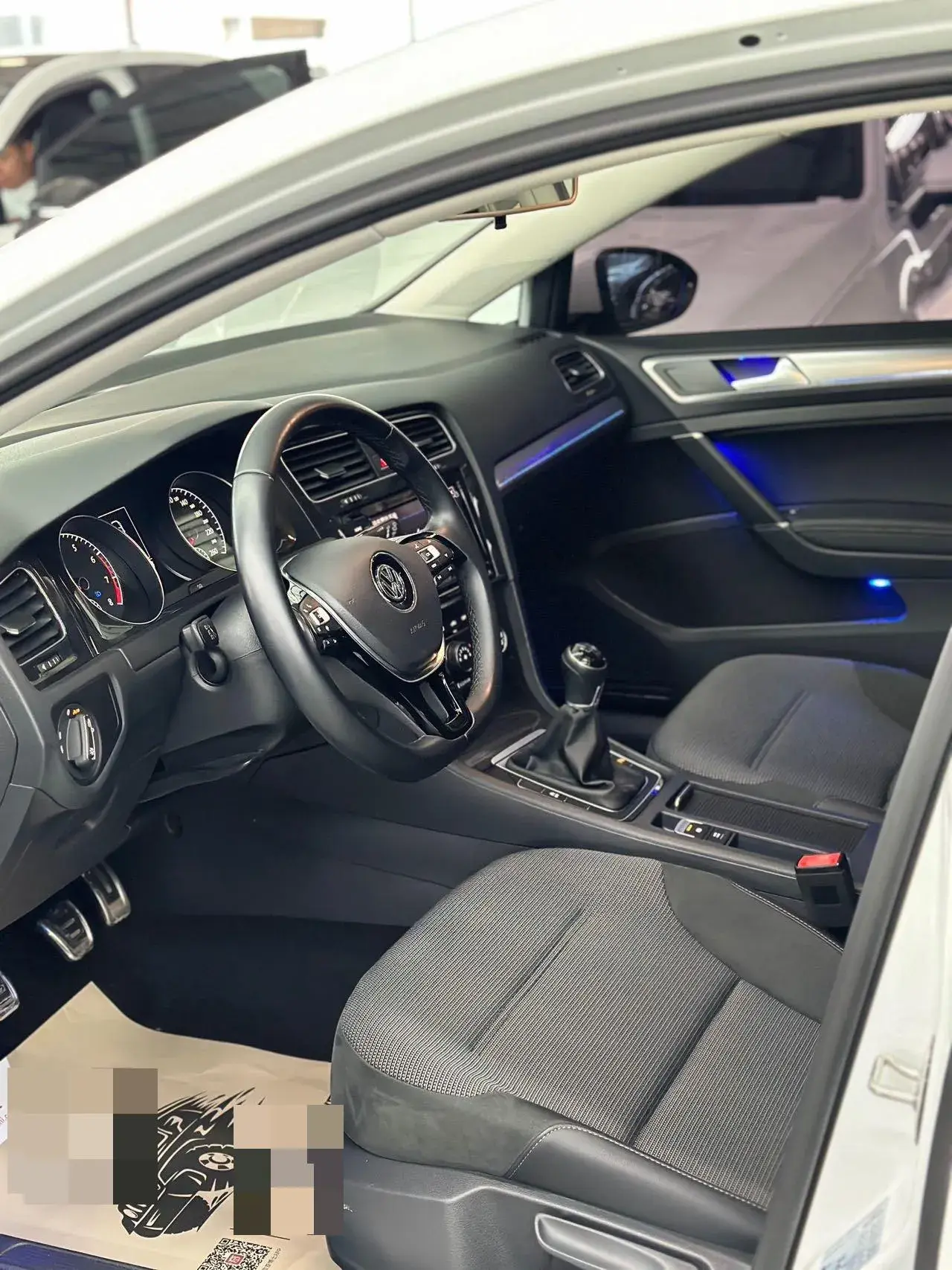 2019 VOLKSWAGEN GOLF thumbnail 3