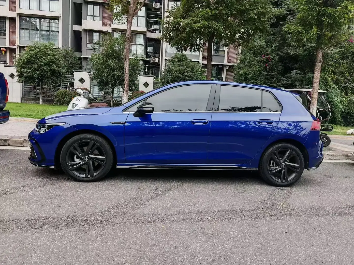 2021 VOLKSWAGEN GOLF thumbnail 2