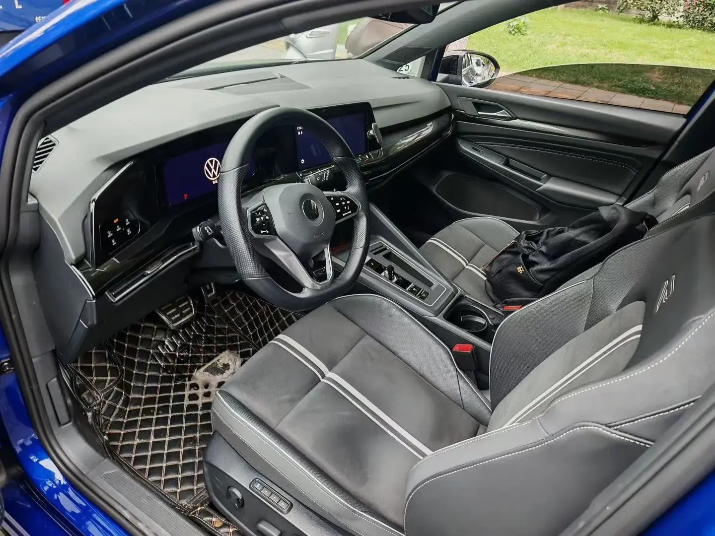 2021 VOLKSWAGEN GOLF thumbnail 4