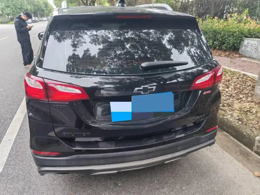 2018 CHEVROLET EQUINOX thumbnail 3