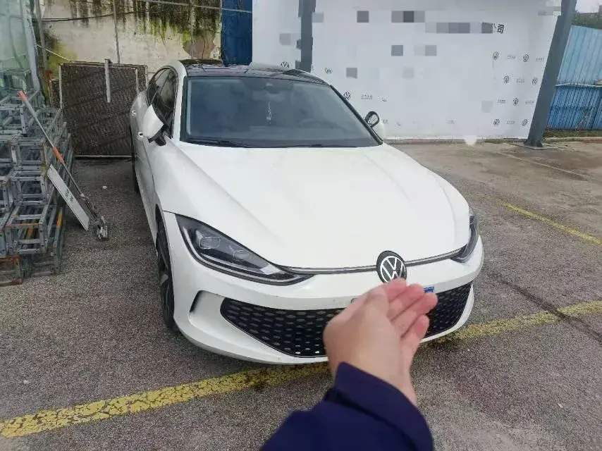 2022 VOLKSWAGEN LAMANDO thumbnail 2