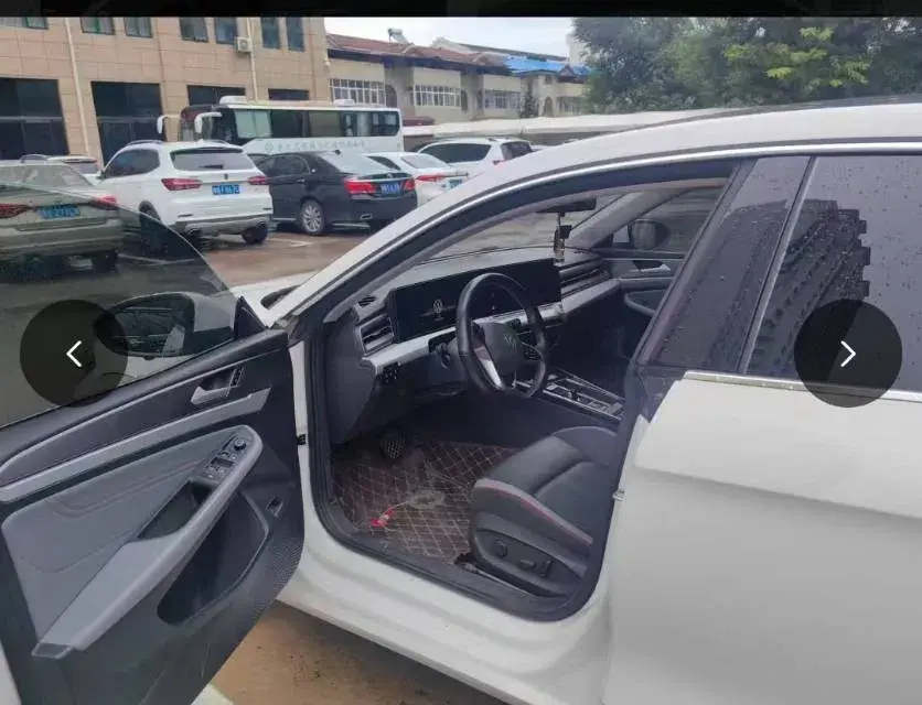 2022 VOLKSWAGEN LAMANDO thumbnail 3