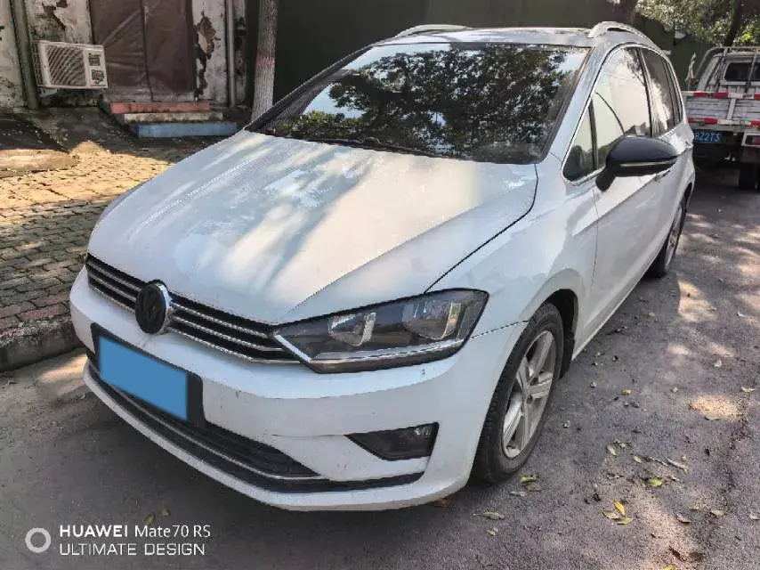 2018 VOLKSWAGEN GOLF view 1