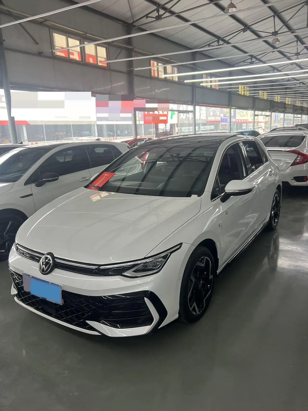 2025 VOLKSWAGEN GOLF view 1