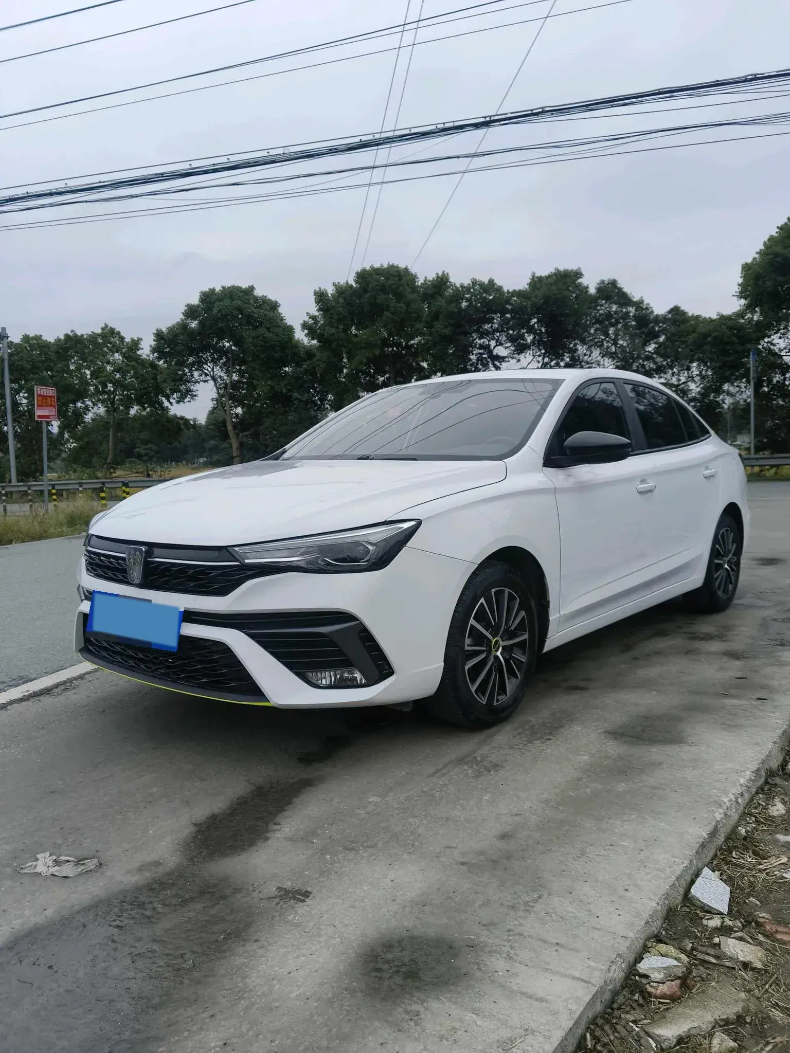 2021 ROEWE I5 view 1