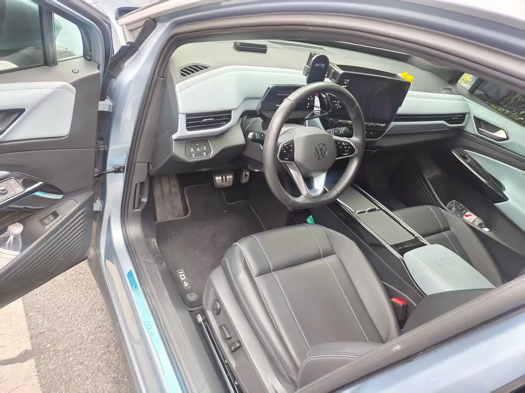 2022 VOLKSWAGEN ID.4 thumbnail 4