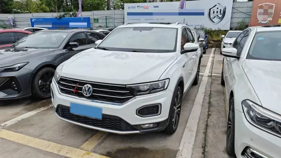2018 VOLKSWAGEN T-ROC view 1