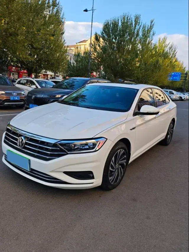 2021 VOLKSWAGEN SAGITAR view 1