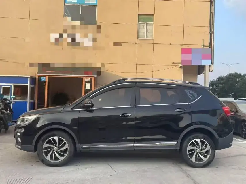 2017 BAOJUN 560 thumbnail 2