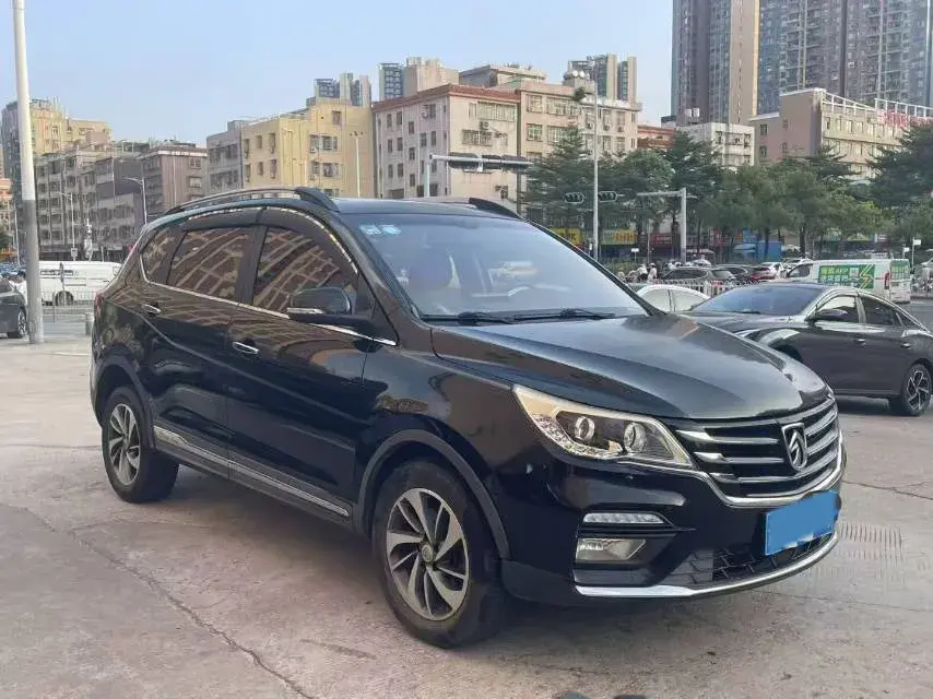 2017 BAOJUN 560 thumbnail 3