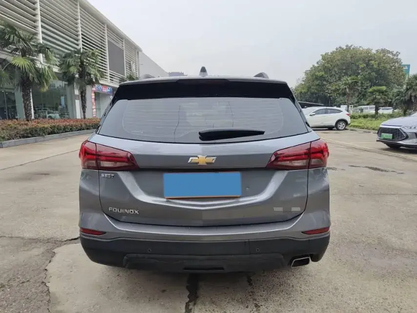 2021 CHEVROLET EQUINOX thumbnail 4