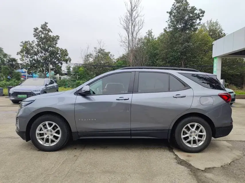 2021 CHEVROLET EQUINOX thumbnail 3