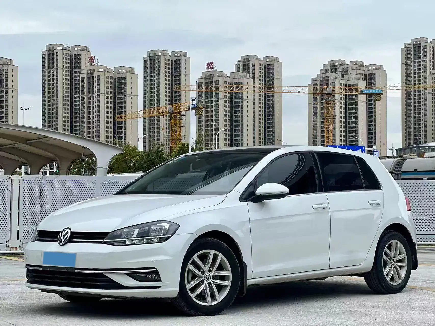 2018 VOLKSWAGEN GOLF thumbnail 2