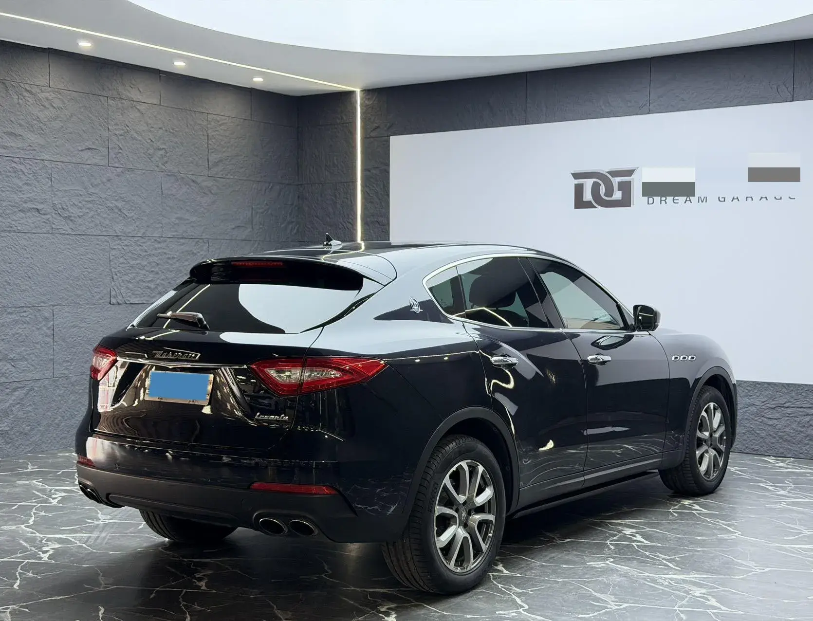 2016 MASERATI LEVANTE thumbnail 3
