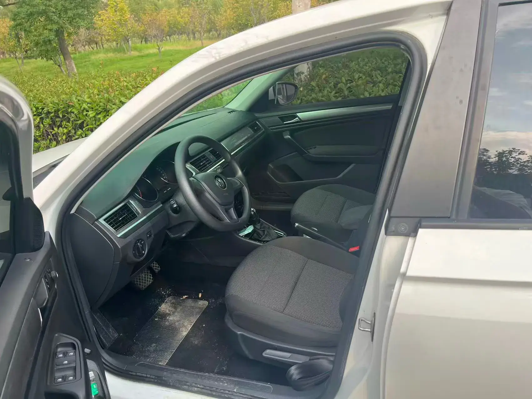 2019 VOLKSWAGEN BORA thumbnail 3