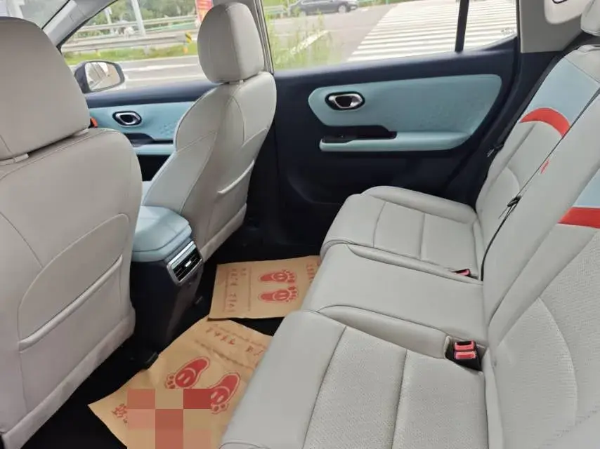 2021 AION Y thumbnail 4