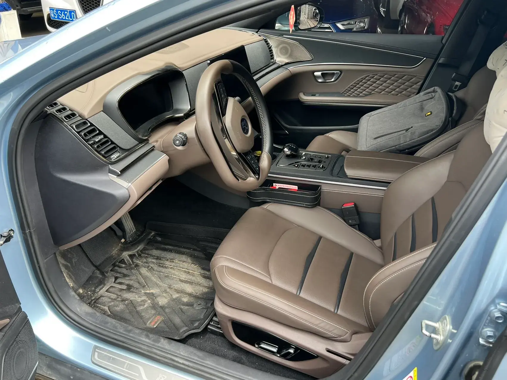 2023 BYD HAN thumbnail 3